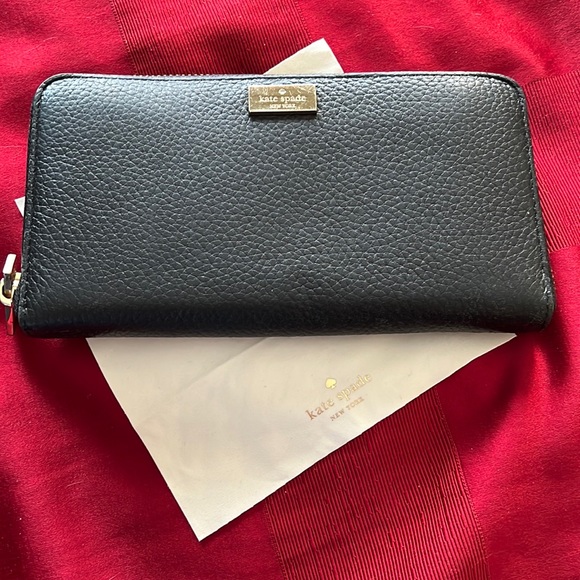 kate spade Handbags - Classic black full-sized Kate Spade wallet